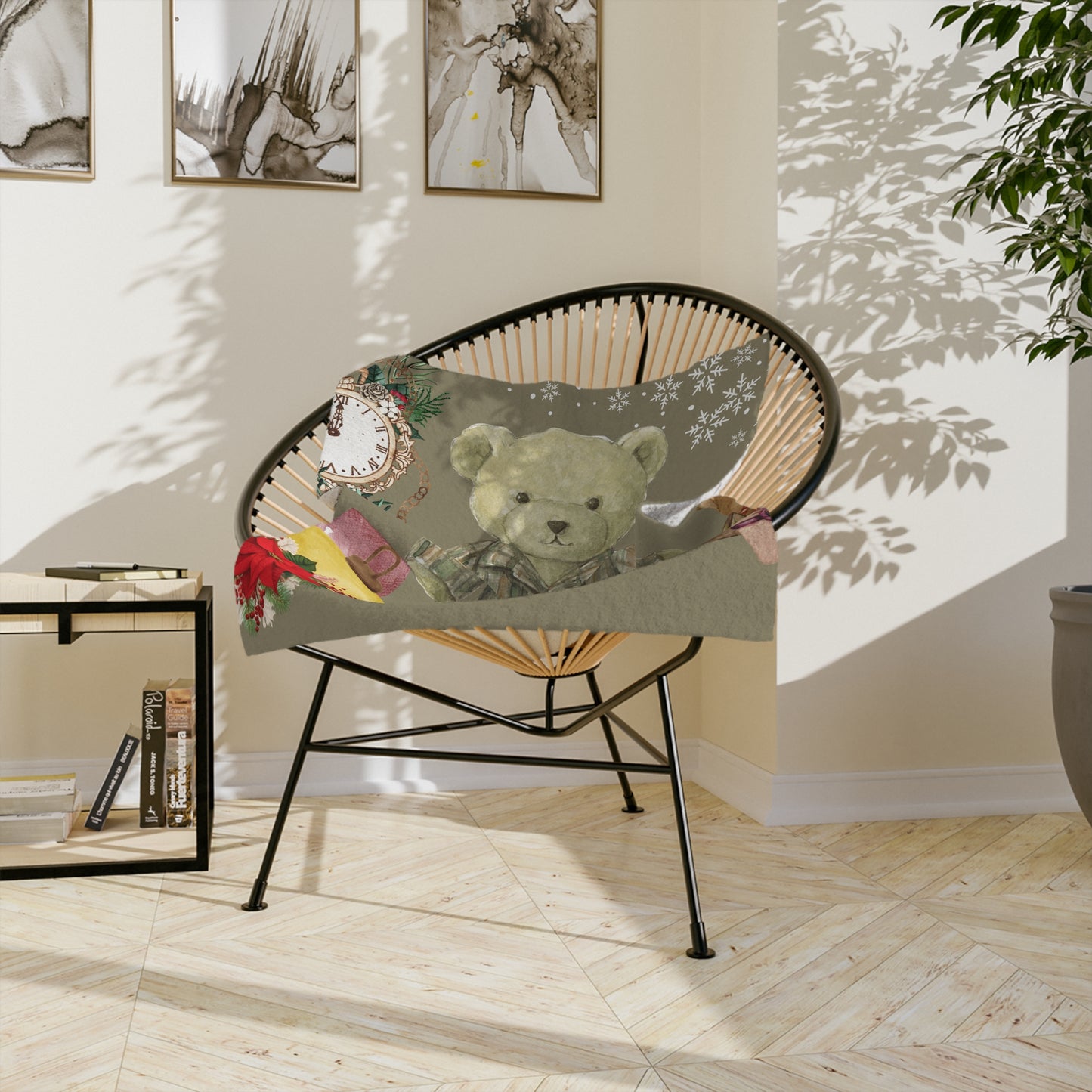 Cozy Holiday Velveteen Microfiber Blanket with Teddy Bear Design