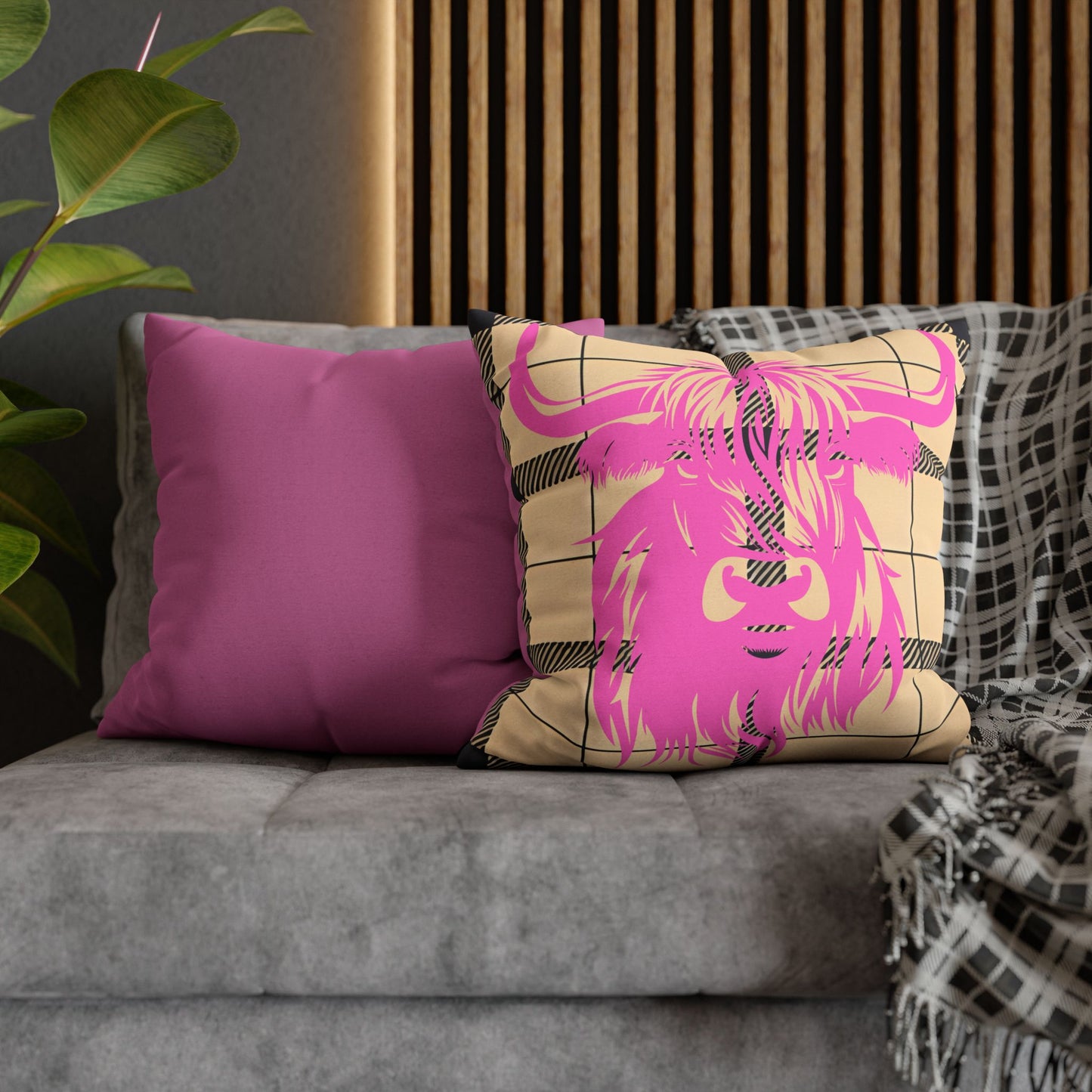 Chic Highland Cow Pillowcase - Decorative Throw Pillow, Couch Accent, Farmhouse Decor, Gift Idea for Animal Lovers, Boho Style