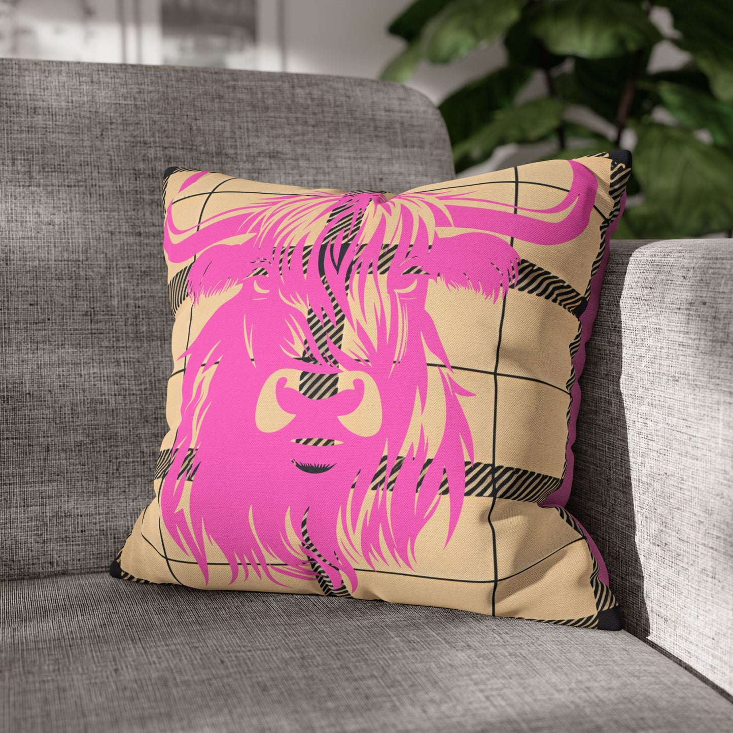 Chic Highland Cow Pillowcase - Decorative Throw Pillow, Couch Accent, Farmhouse Decor, Gift Idea for Animal Lovers, Boho Style